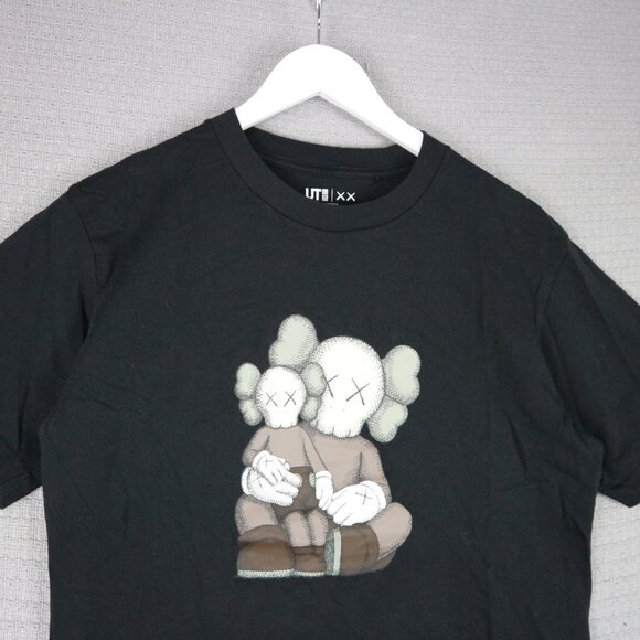 Uniqlo x Kaws Graphic Tee Mens Medium - Picture 3 of 7